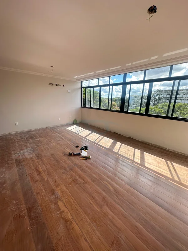 - 3 quartos (1 suíte)- 145 m²- Obra finalizando- Não tem garagem 24/04/26