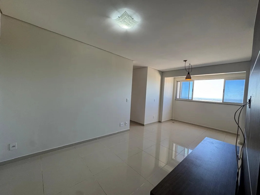 Apartamento de 85m² de área útil dividido em 03 quartos, sendo uma suíte (um dos...