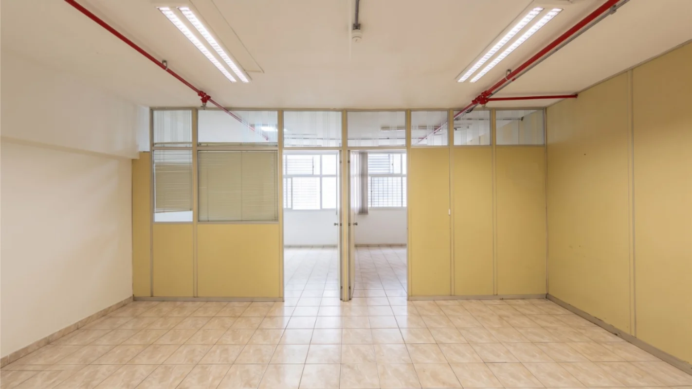 Sala com 70m² no Conjunto Nacional, um dos pontos comerciais mais tradicionais e...