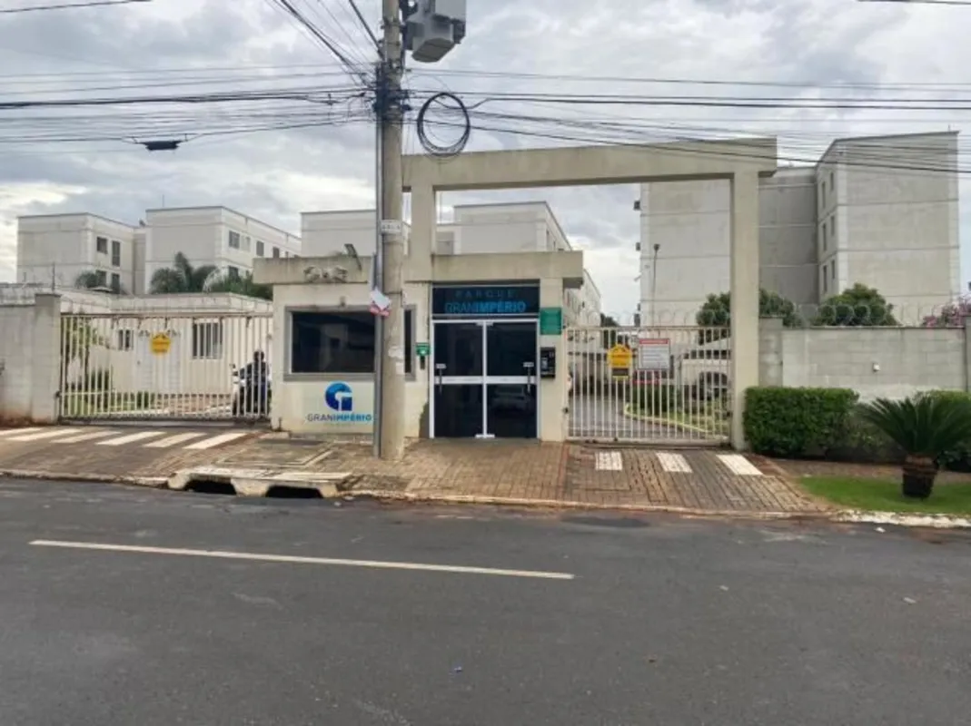 Apartamento 02 quartos, sala , banheiro social com box de blindex, cozinha ameri...