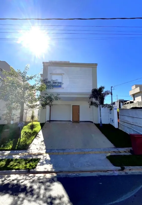 Sobrado à venda com 258,28m², 3 suítes sendo uma master com closet em condomínio...