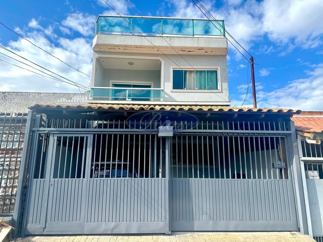 Rios Imóveis vende excelente sobrado localizado na Avenida Contorno, Bloco 545, ...