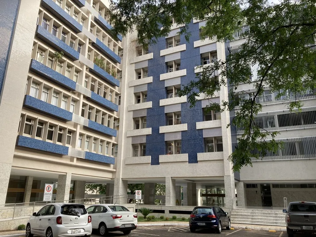 ALUGUE ÓTIMO APARTAMENTO MOBILIADO EM UMA DAS MELHORES QUADRAS DE BRASÍLIA Impor...