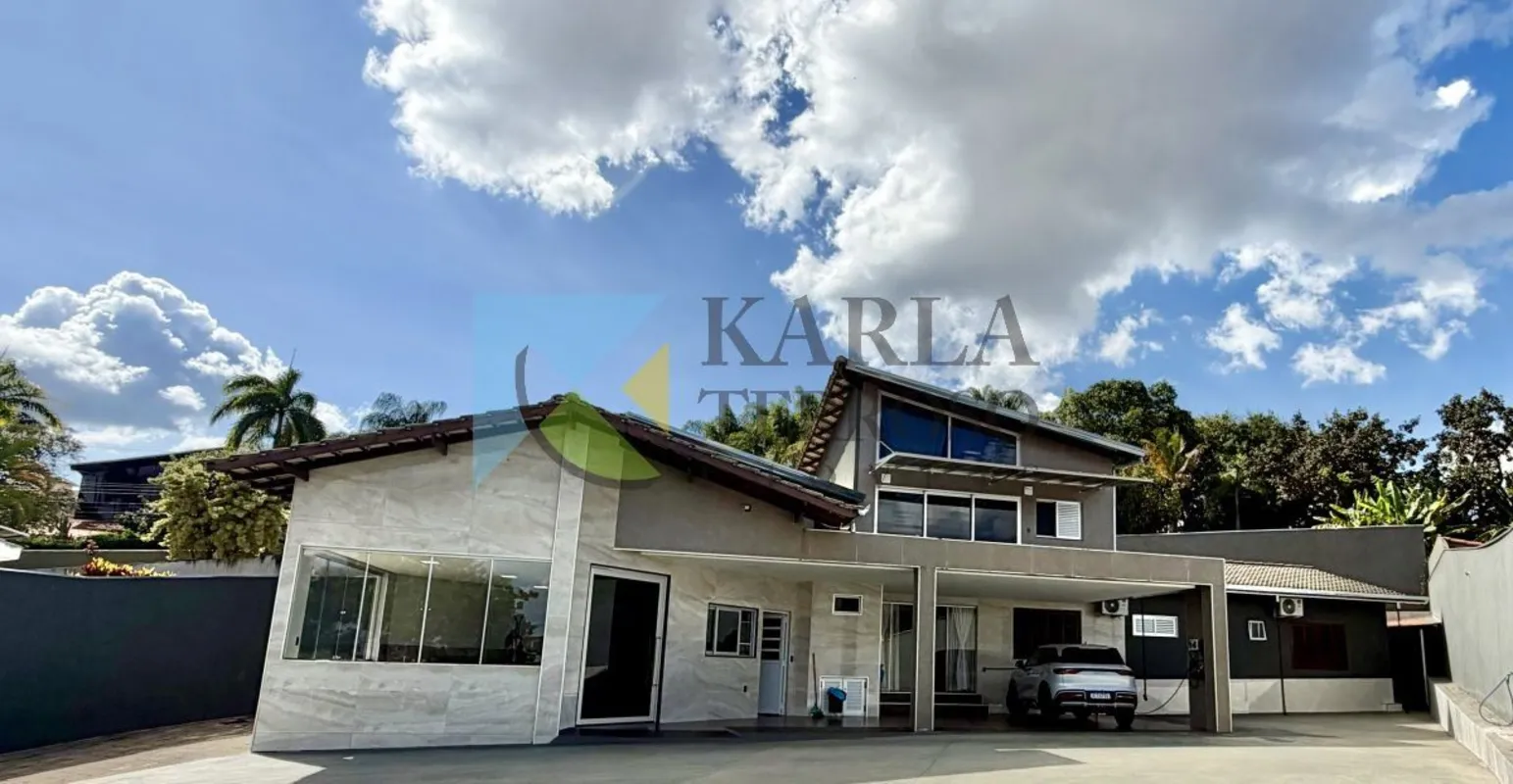 Localizada em um terreno de 1.000 m², esta casa recém-reformada possui 300 m² de...