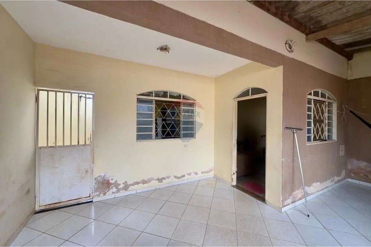 Casa de 3 quartos à venda na QR 125 em Samambaia Sul - DF.Trata-se de uma casa t...