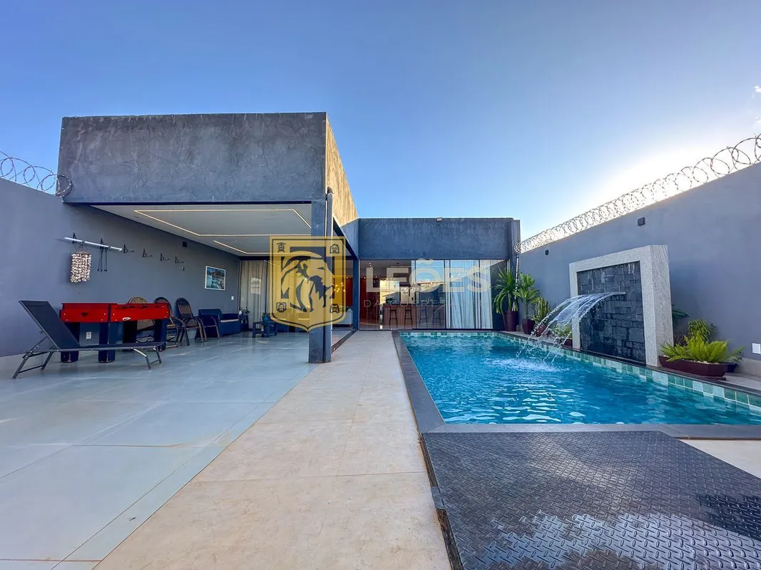 Casa moderna em condomínio fechado no Incra 9 às margens da BR-070Excelente casa...