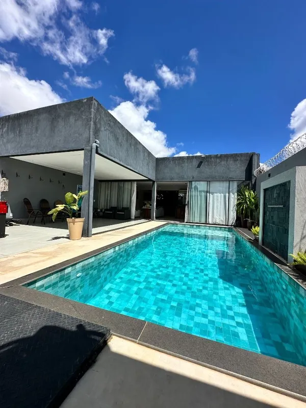 Casa moderna em condomínio fechado no Incra 9 às margens da BR-070Excelente casa...