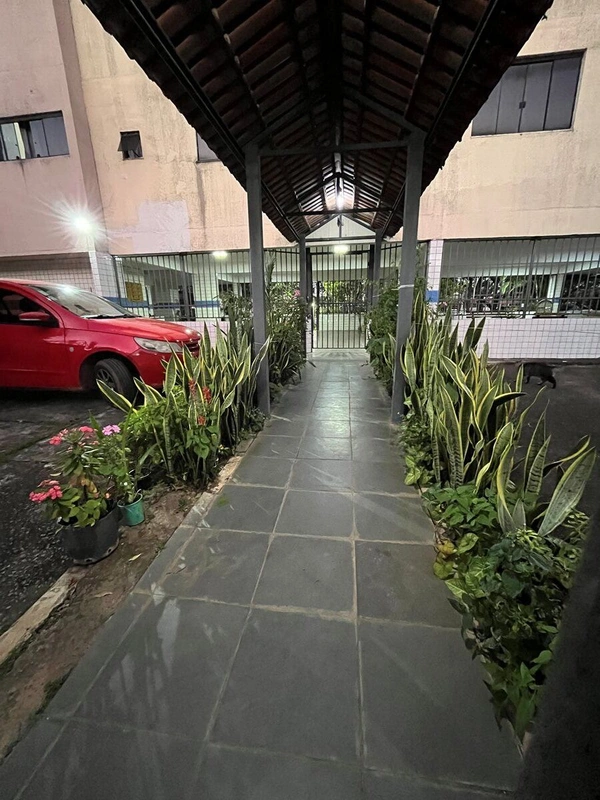 Vendo kitinete no Lucio Costa, com garagem, situado no 2. Andar.Com divisão de:S...