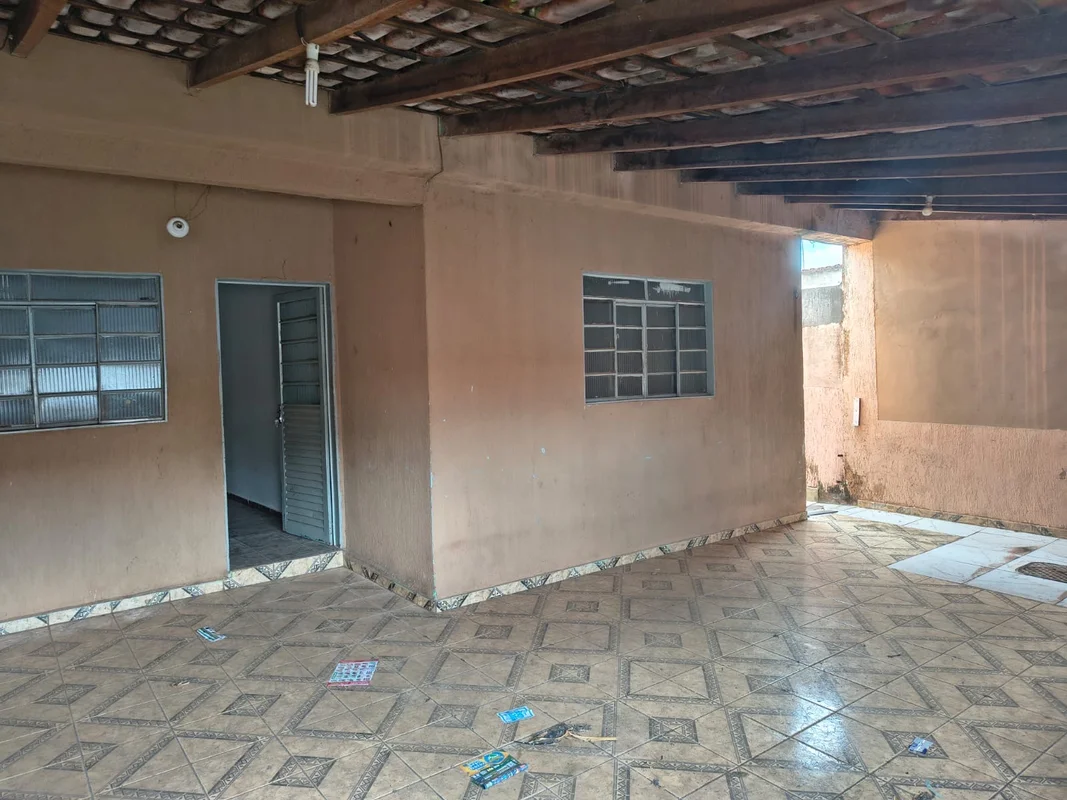 Madel vende casa original para reforma, excelente custo benefício, ótimo para in...