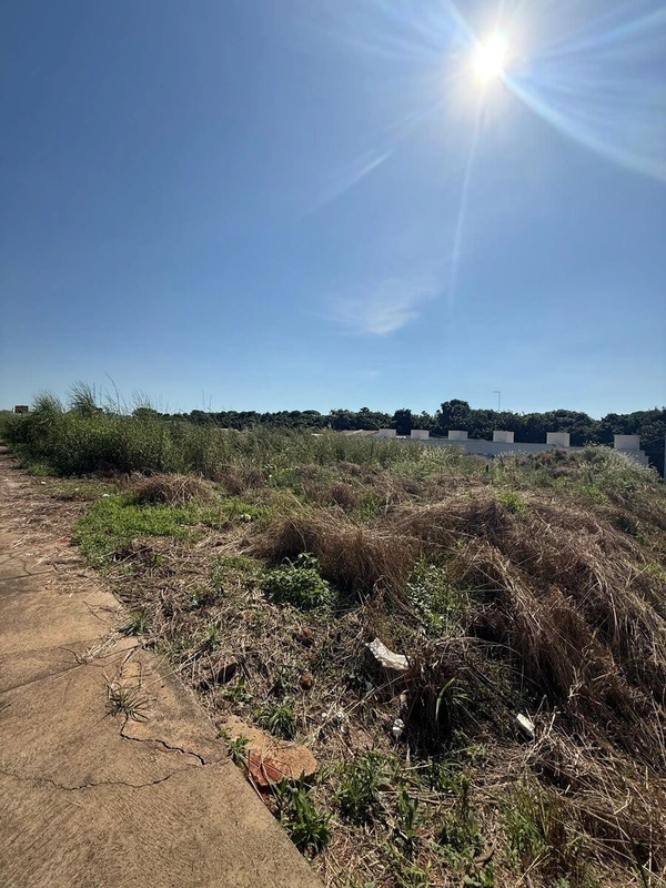 Vendo lote de 402m2 na entrada de Bela Vista de Goiás, frente ao trevo, ótima lo...