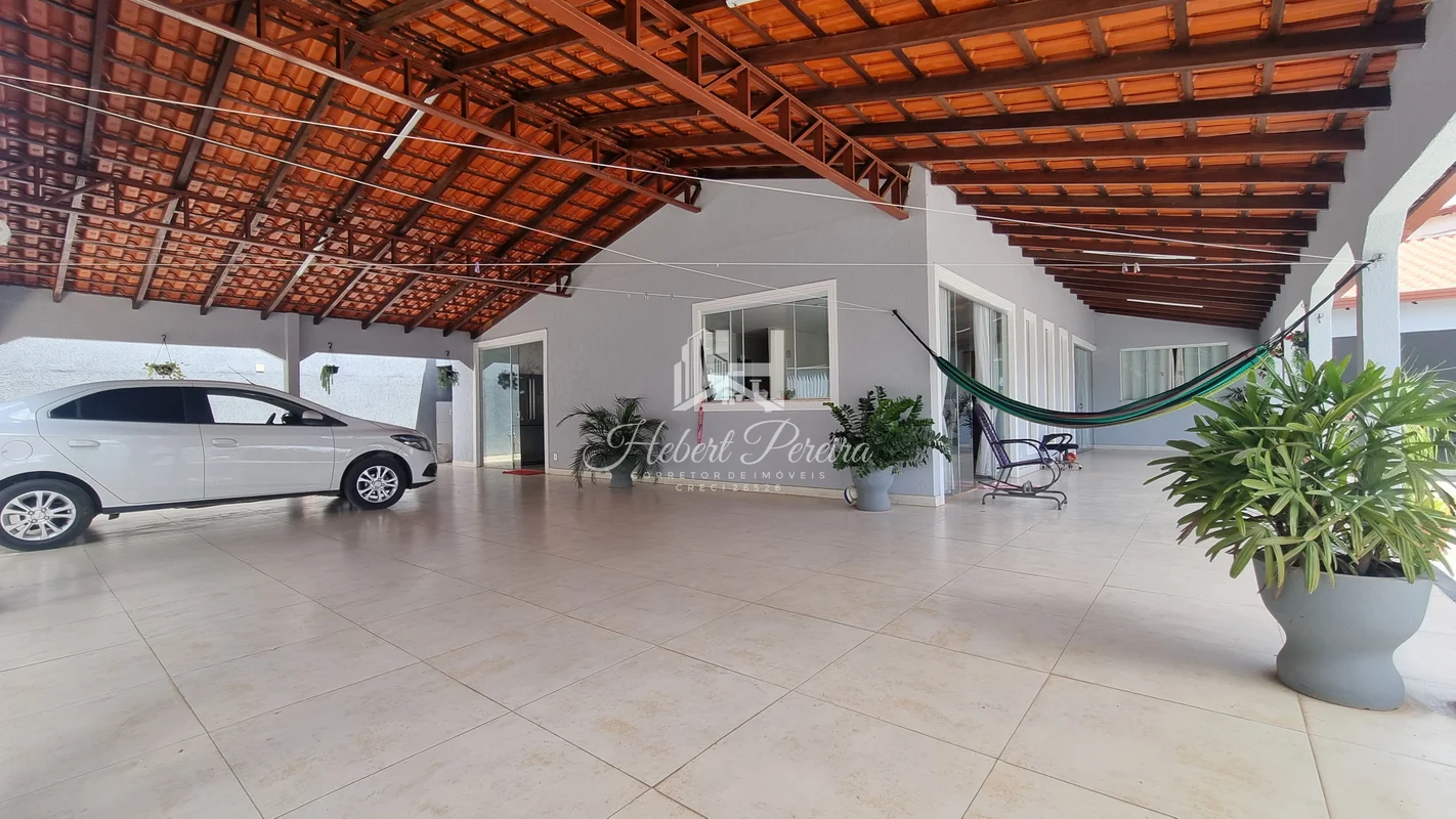 HP Vende: Casa Magnífica com 3 Quartos sendo 1 Suíte no Setor de Mansões em Sobr...