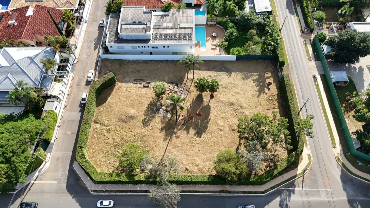 Terreno exclusivo em localização privilegiada, com 3.000 m², que une privacidade...
