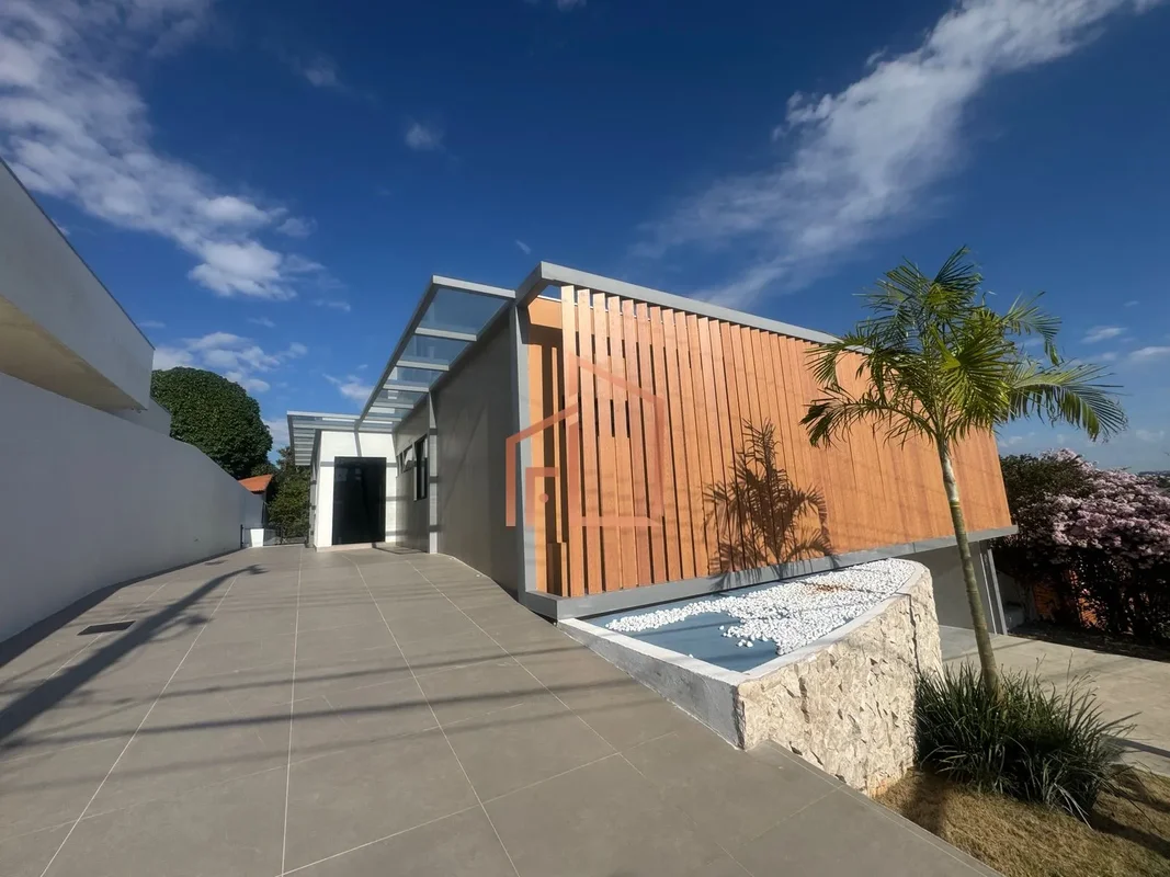 Casa Excelente para quem não quer mexer com reforma, casa recém-reformada com Pr...