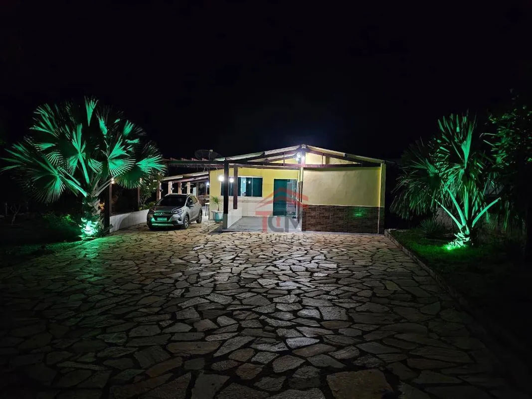 Vendo Chácara condomínio, lago Corumbá IV, com mil metros, localizada no municíp...