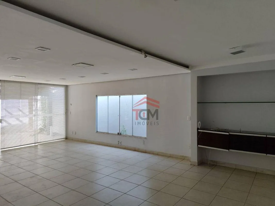 Sobrado com finalidade comercial, localizado no Jardim América, a apenas três qu...