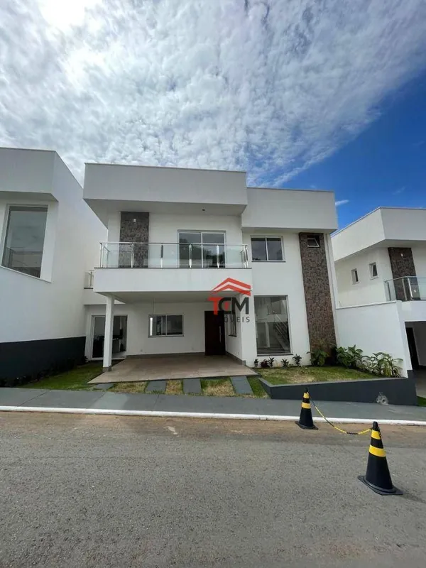 Sobrado em cond. fechado no Setor Santa LuziaSobrado de 195 mt em condomínio fec...