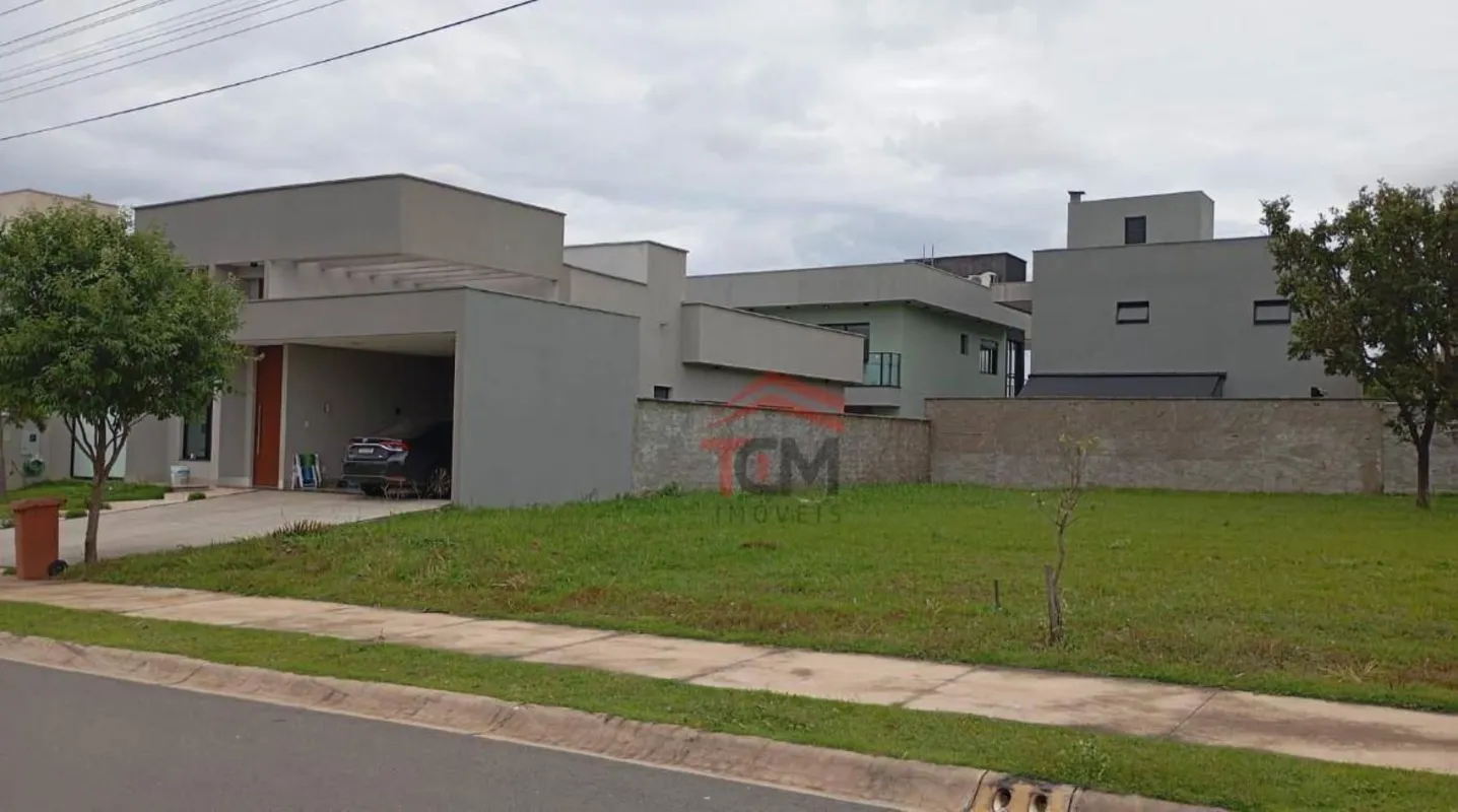 LOTE À VENDA Condomínio Parque Ville Pinheiros Localização excelente Condomínio ...