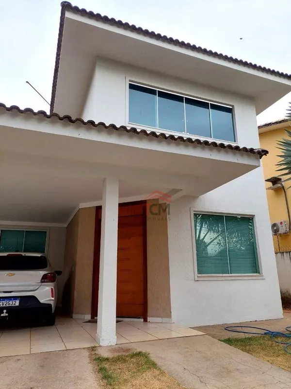 Sobrado à venda no Jardim América, em Goiânia, com excelente distribuição dos am...