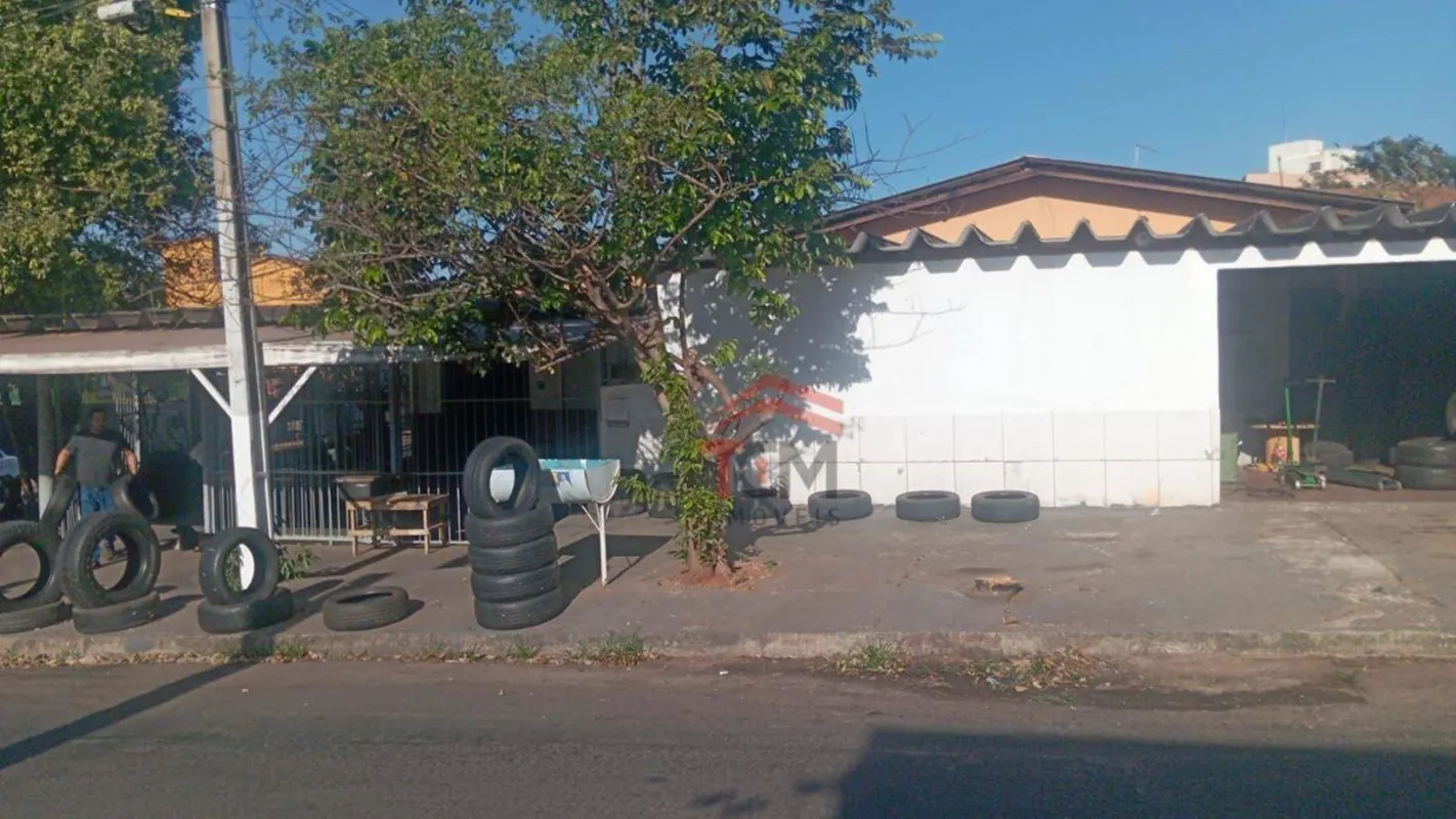 Lote de Esquina Vila Brasília, Aparecida de Goiânia-GO Área Total: 450 m² Valor:...