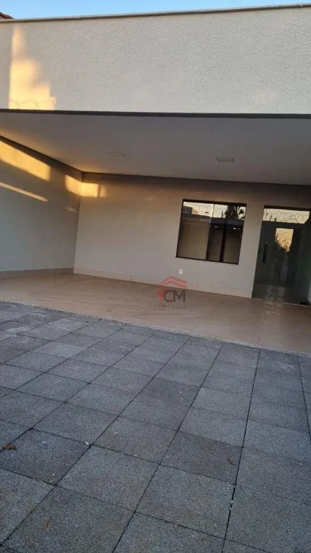Casa nova com 122 m² de construção em lote de 180 m², projetada para oferecer co...