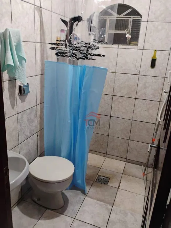Segue abaixo uma captação.Casa de 2 quartos com suite,135 mts de área construída...