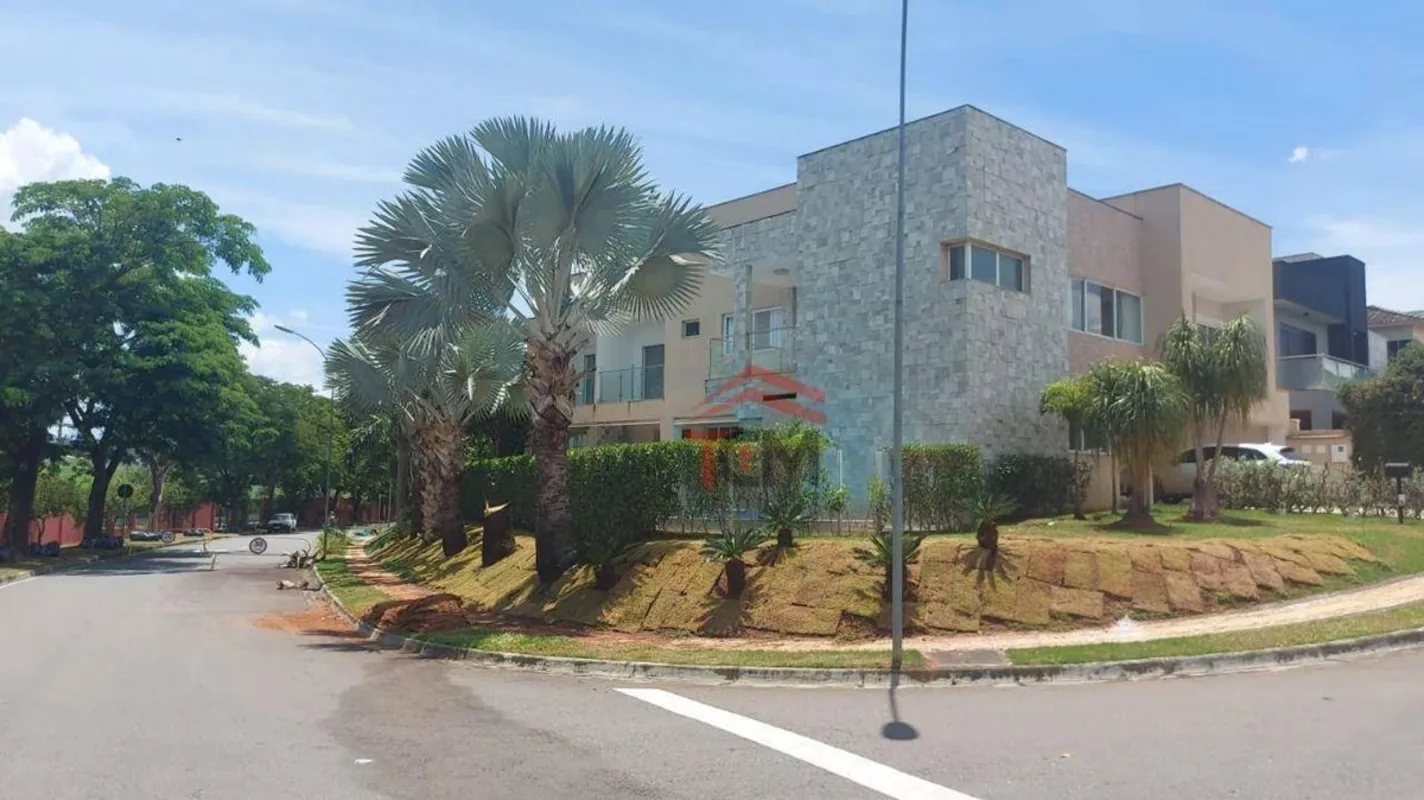 Há casas que impressionam pelo tamanho.Mas há mansões que impressionam pela harm...