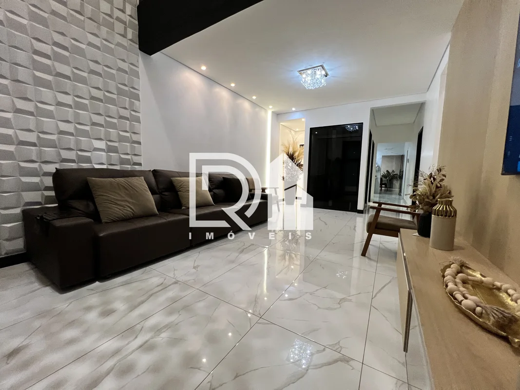 Se você busca conforto e tranquilidade então confira essa linda casa Alto Padrão...