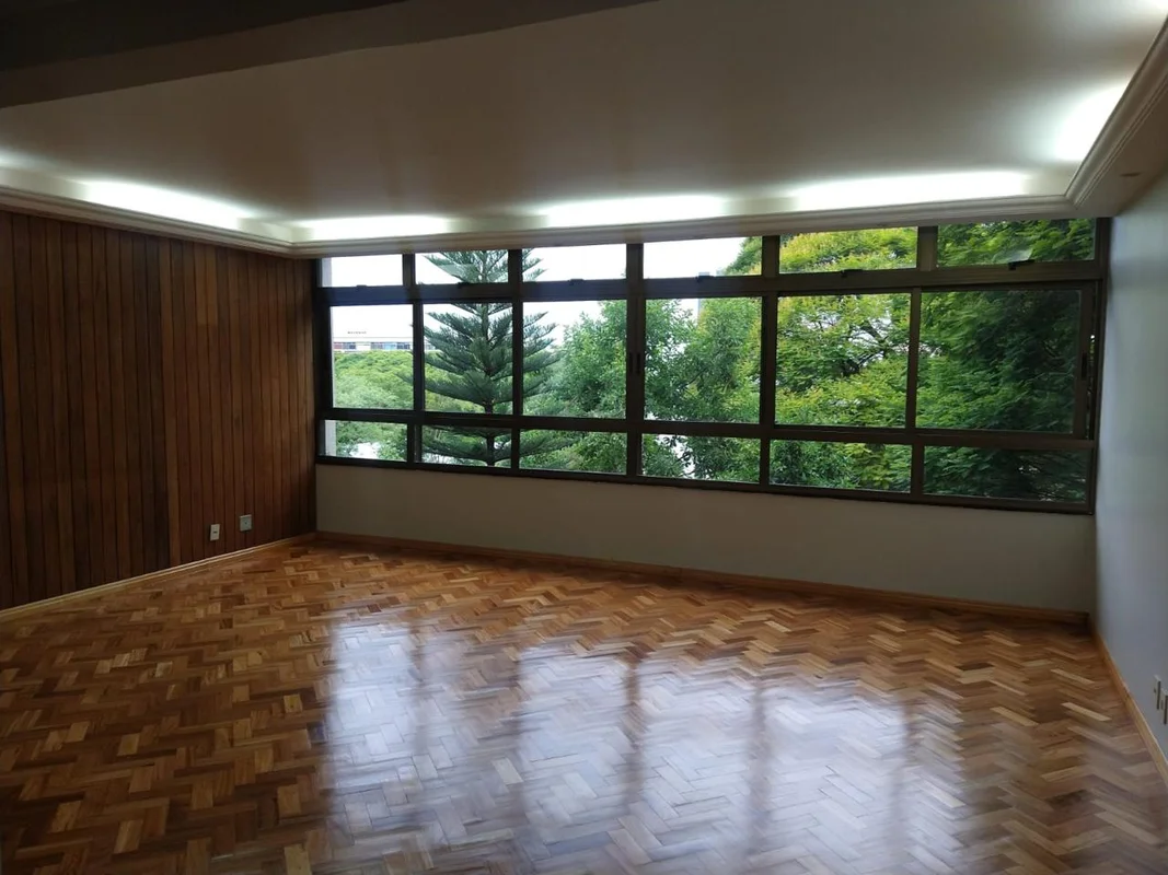 SQS 315 4º ANDARNASCENTEVAZADO VISTA TOTALMENTE LIVRESALA ENORMEPISO MADEIRA ORI...