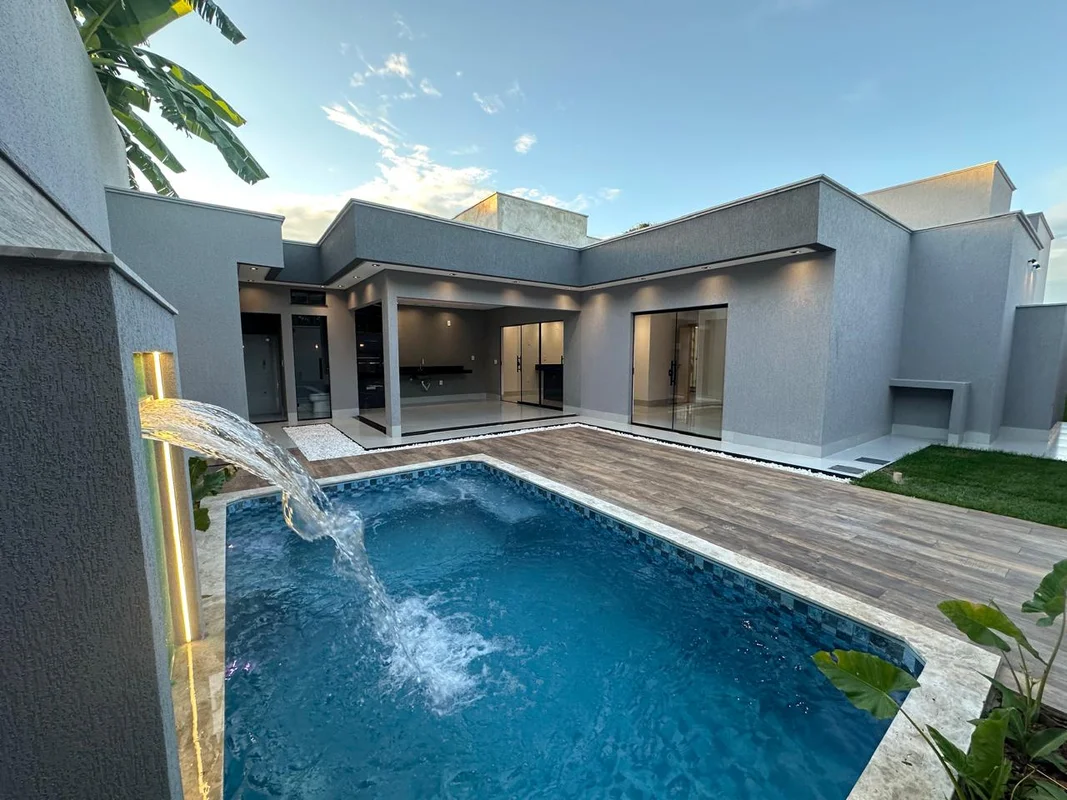 Casa alto padrão, acabamento refinado.Terreno 360m²Construção 187m².3 suites,Suí...