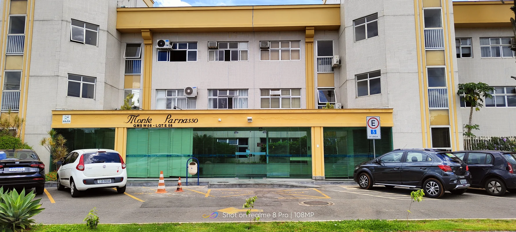 ALUGO EXCELENTE KIT MOBILIADA, NO TÉRREO, EDIFICIO MONTE PARNASSO, 32,00 M² PRIV...