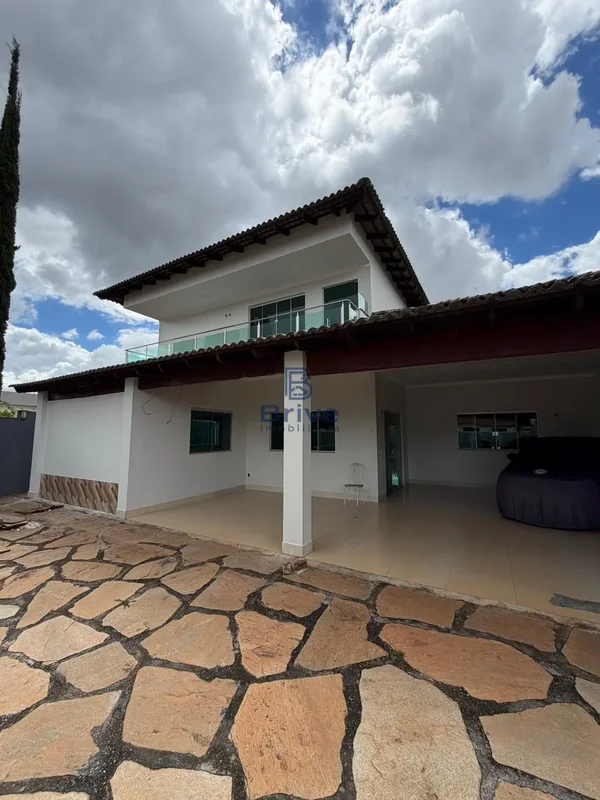 Casa na Ponte Alta Norte, com planta ampla e bem distribuída, ideal para quem bu...