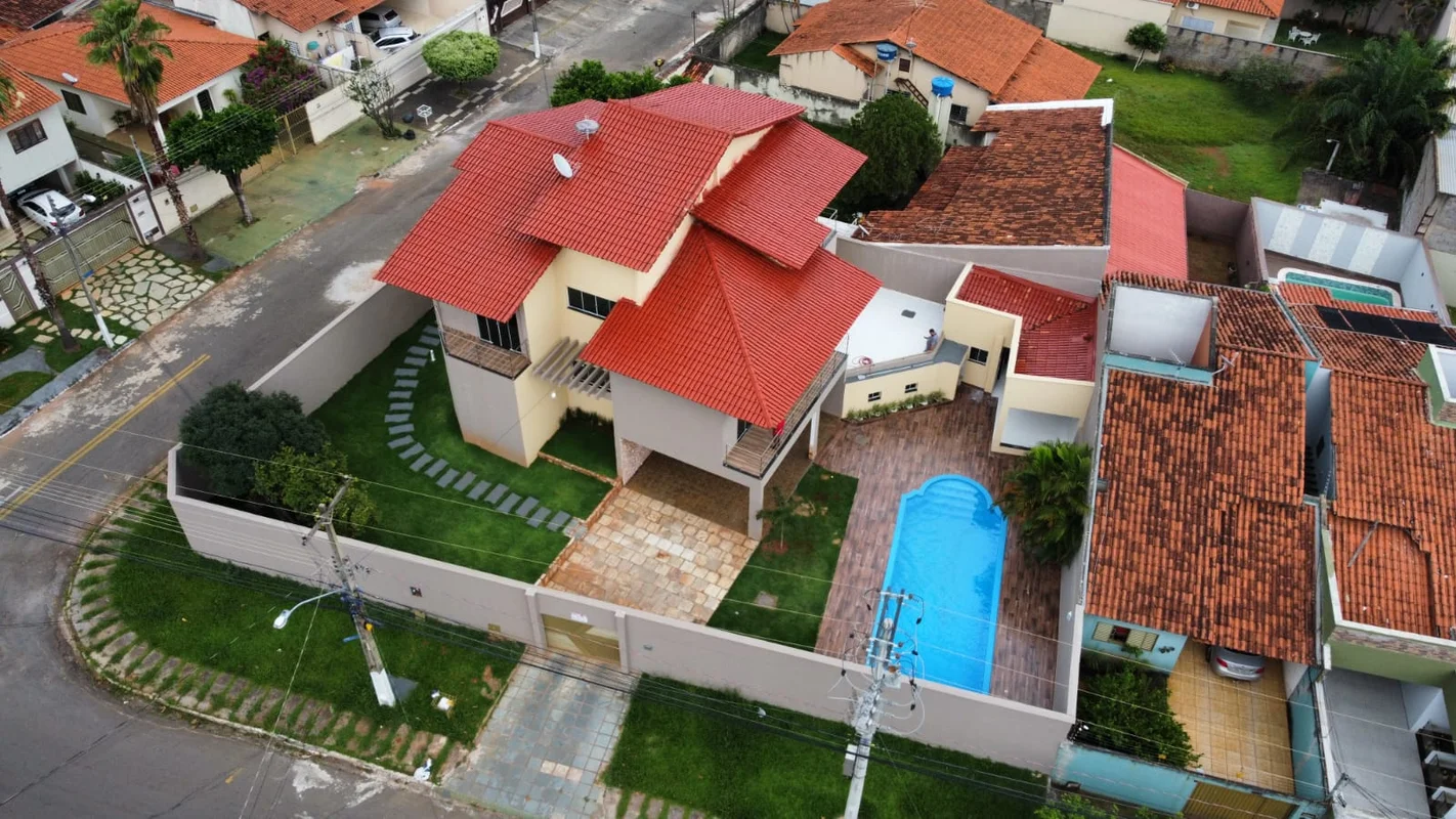 ??Sobrado no Jardim Planalto, em Goiânia/GO; ??633m² de terreno e 420m² de área ...
