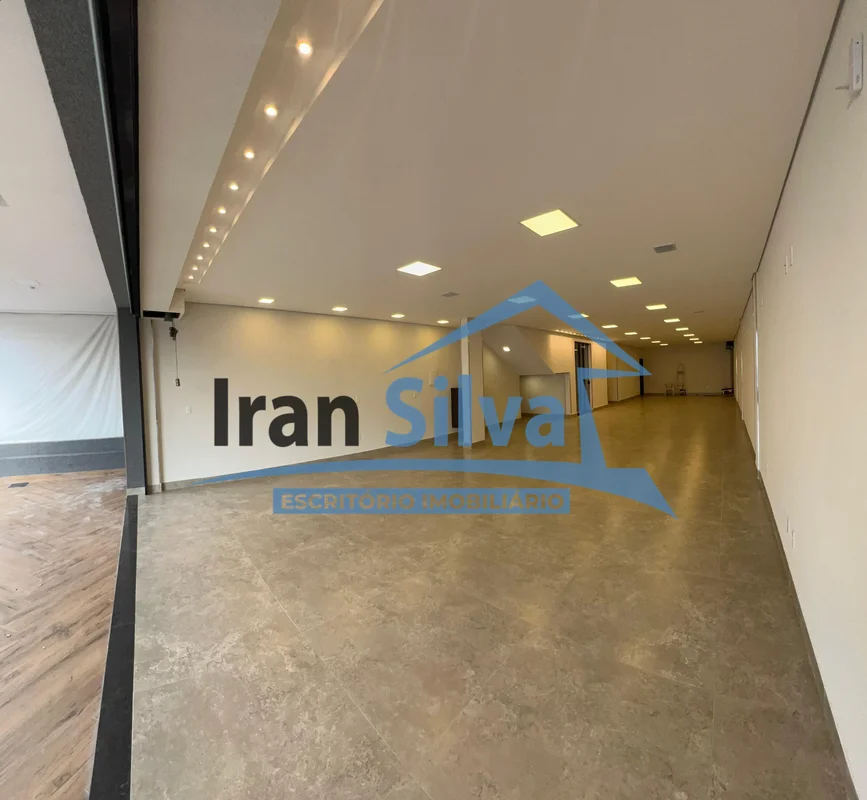 IRAN SILVA ALUGA LOJA ESPETACULAR NA COMERCIAL DO CONDOMINIO SOLAR DE ATHENAS, G...