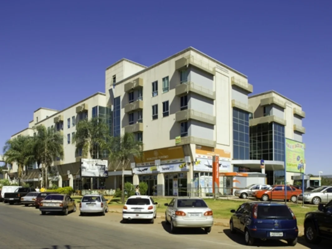 Sala comercial de 70 m² com mezanino no Via Import Center, em localização privil...