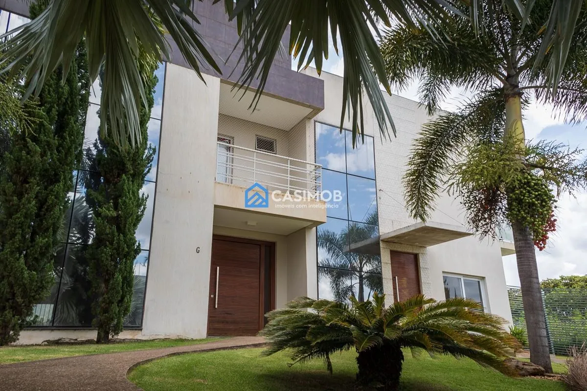 CASA DE ALTO PADRÃO À VENDA NO PARK WAY - QUADRA 05Residência exclusiva com 1.36...