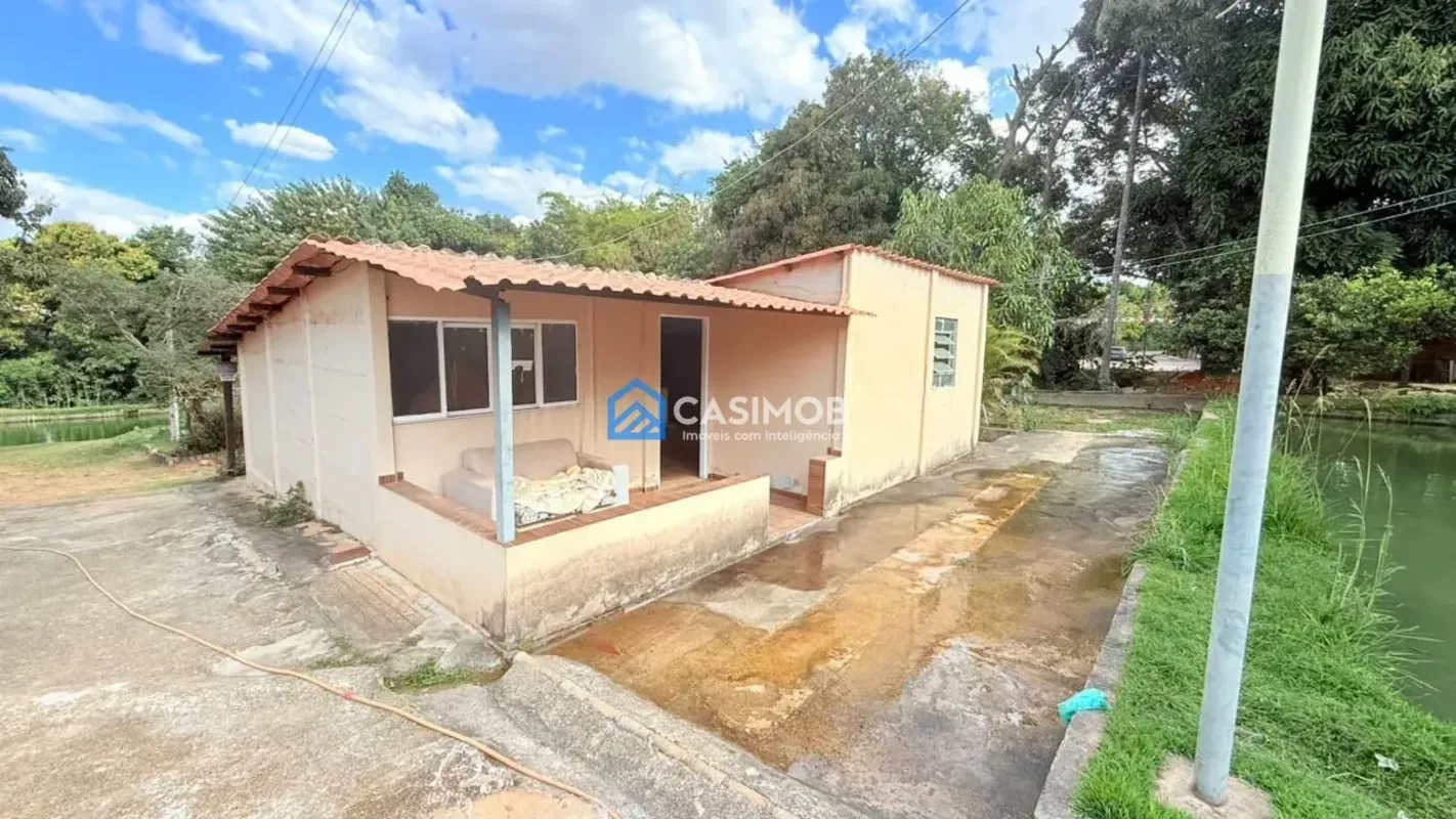 Localizada na Vereda da Cruz, próxima ao Rota de Casa. Condomínio fechado com vi...