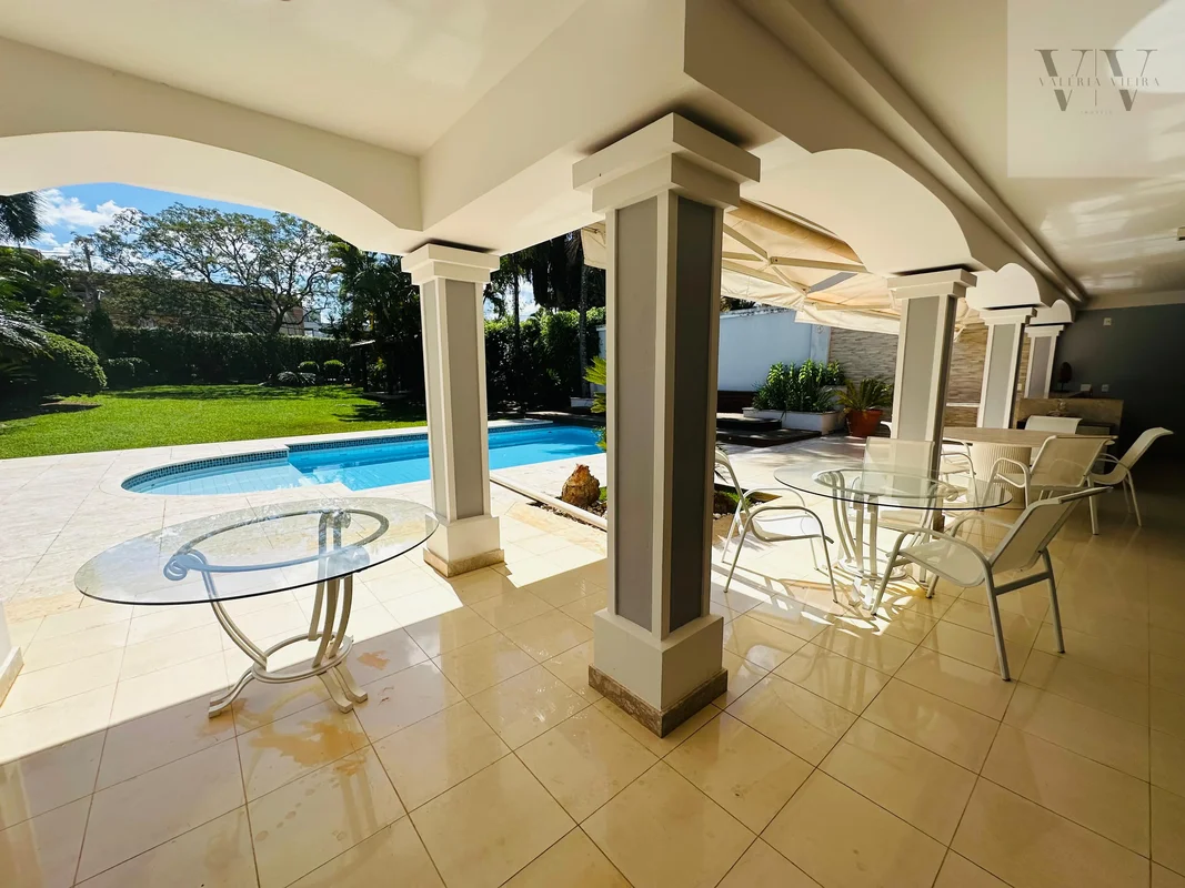 Descubra uma oportunidade única de viver com conforto e praticidade no coração d...