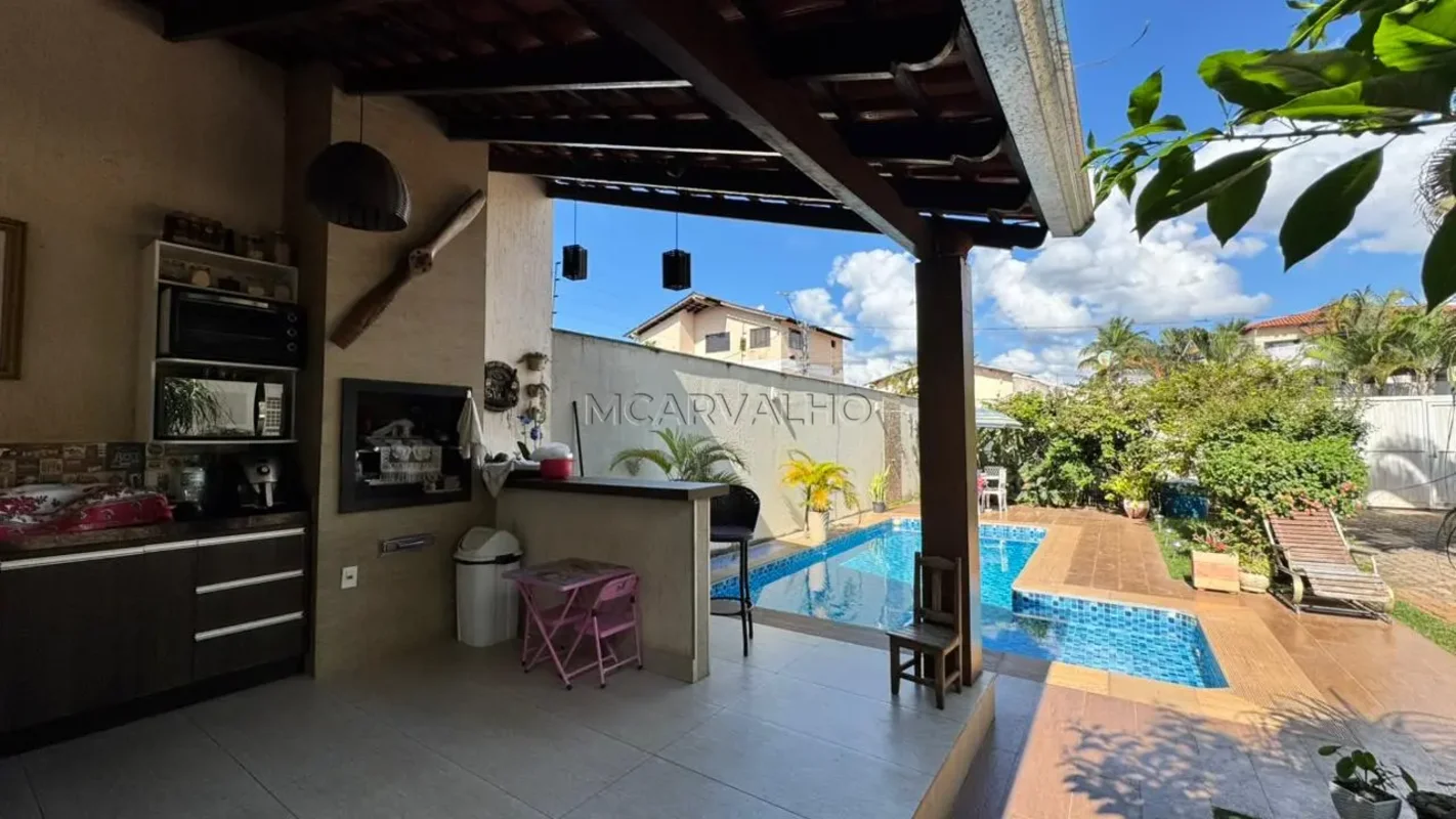 Apresentamos um imóvel espaçoso, funcional e com excelentes diferenciais para qu...