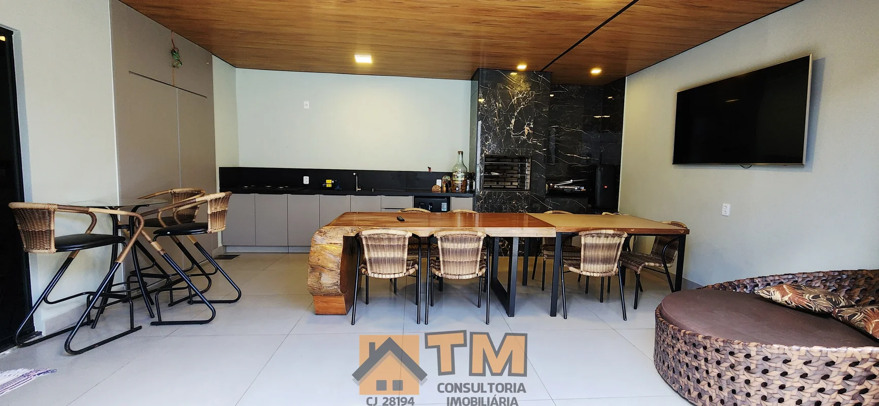 TM CONSULTORIA IMOBILIÁRIAVENDE;MARAVILHOSO SOBRADO COM 4 QUARTOS, SUITES, FINO ...