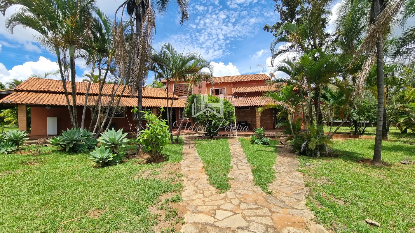 HP Vende: Chácara Espetacular no Lago Oeste com 2 HectaresUm verdadeiro refúgio ...