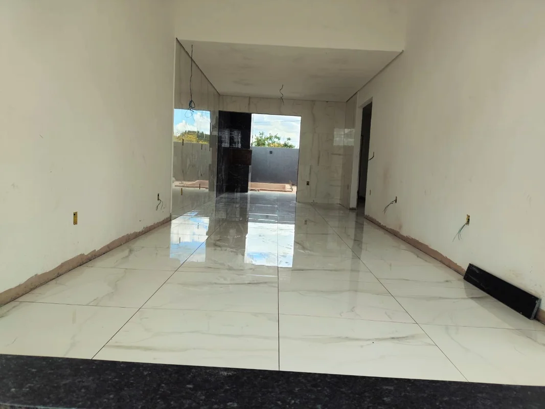 Imagine morar em uma casa confortável e moderna na tranquila Área de Chacará S, ...