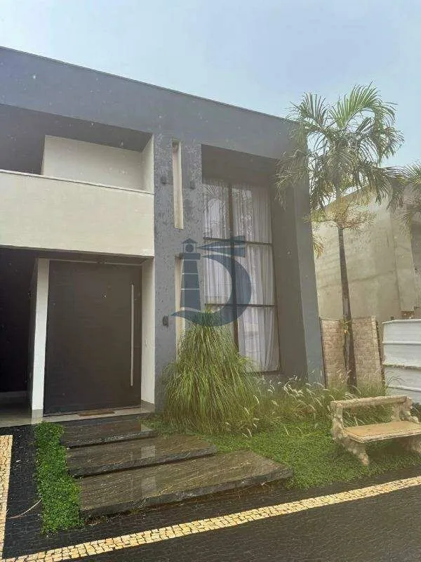 Casa térrea em condomínio fechado com aprox. 260m² de área construída em 450m² d...