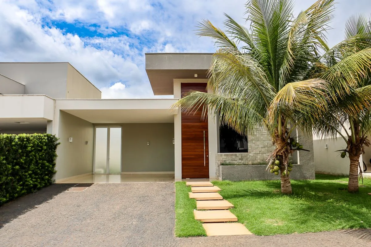 Casa térrea de 215,26 m² com 03 suítes, sendo 01 máster e 02 americanas. Sala am...