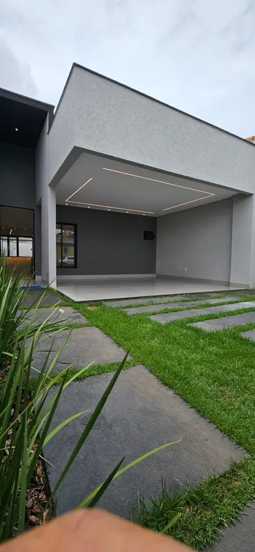 3 quartos (sendo 1 suíte)Sala com pé-direito duplo Cozinha integrada com ilha Ba...