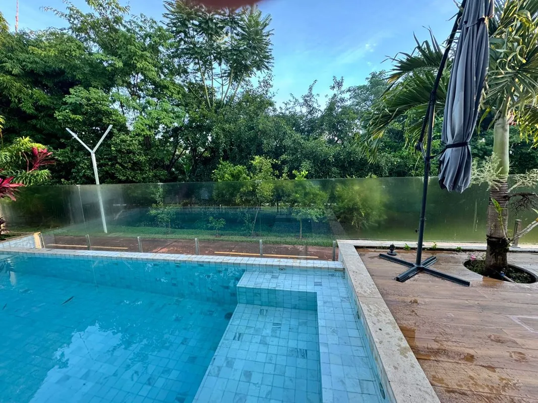 Sobrado de Alto Padrão com Vista Exclusiva para área verde - Parqueville Pinheir...