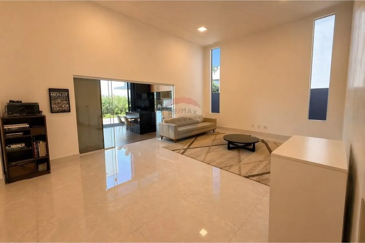 CARLA MENDONÇACRECI 25.156(61) 99541 6219-Área construída: 209 m²-Área do terren...