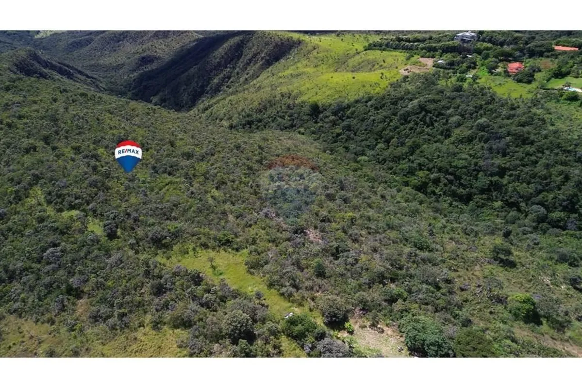 ? CHÁCARA DOS SONHOS NO LAGO OESTE!Apresentamos uma belíssima chácara com 10.000...