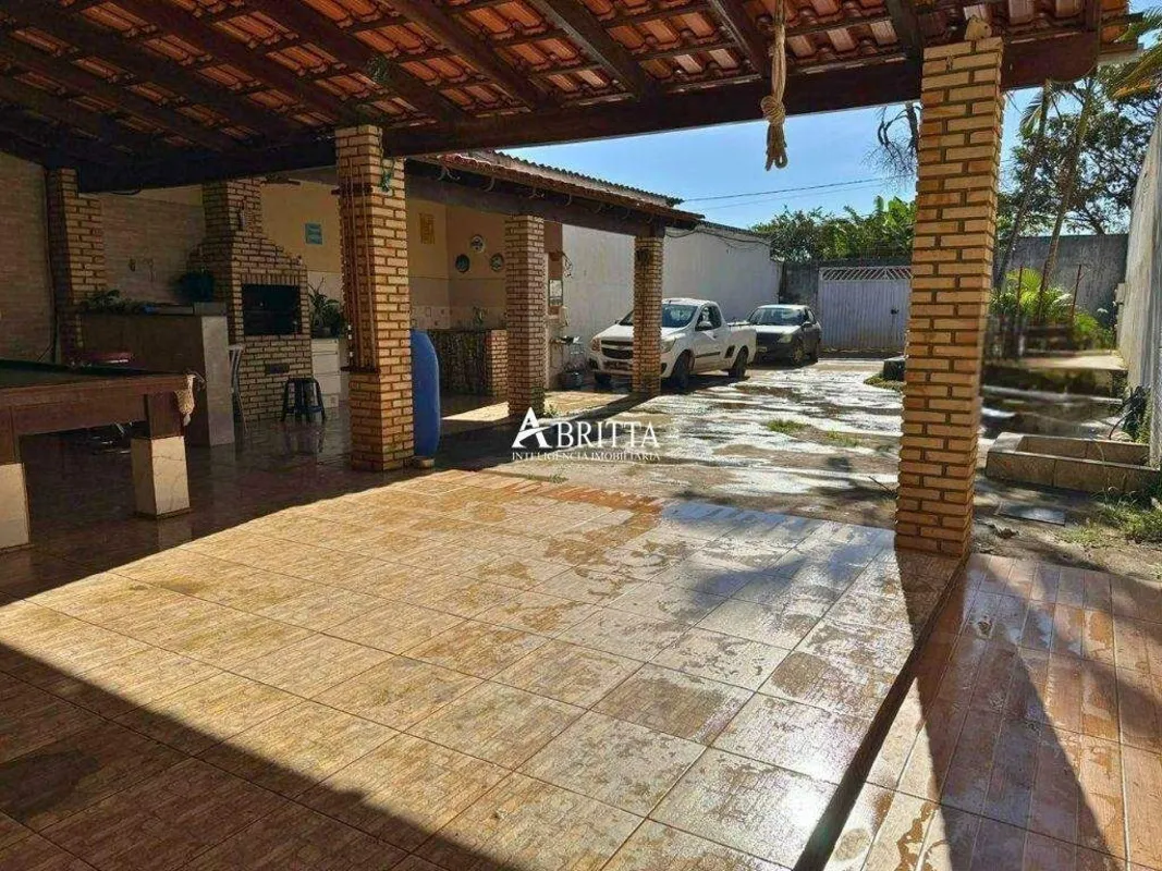 Ótima OPORTUNIDADE, casa ampla, com area gourmet, churrasqueira, piscina, garage...