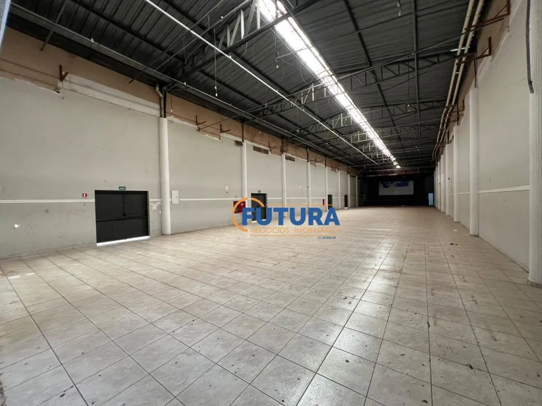 A FUTURA NEGÓCIOS IMOBILIÁRIOS disponibiliza para LOCAÇÃO:Loja Comercial com 890...