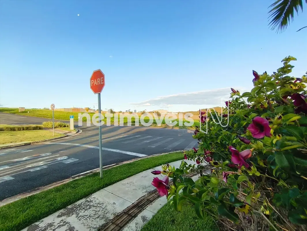 TERRENO ESCRITURADO EM CONDOMÍNIO TOTALMENTE REGULARIZADO ACEITA FINANCIAMENTO O...